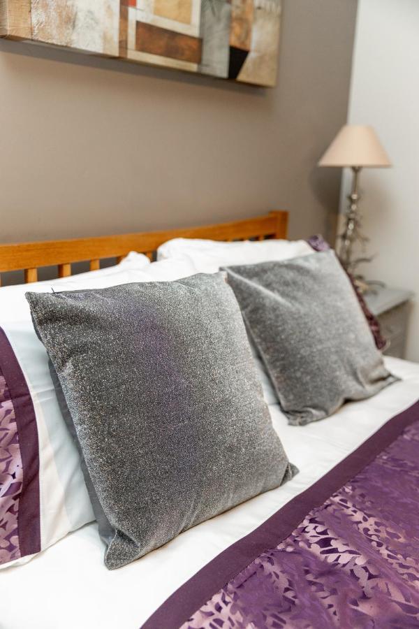 Two Bedroom Apartment Within Walking Distance To City Centre Édimbourg Extérieur photo